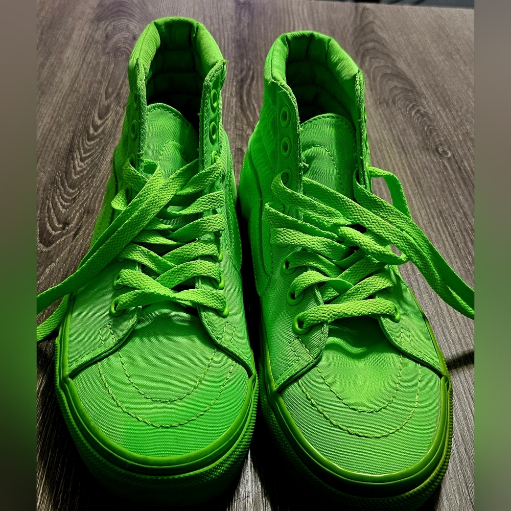 Multisex Vans Sk8 Neon Green Sk8 Shoes men’s size 4.5 and women’s size 6